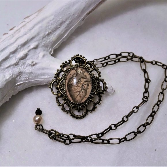 HANDMAD - Victorian anatomical heart necklace - Picture 3 of 3